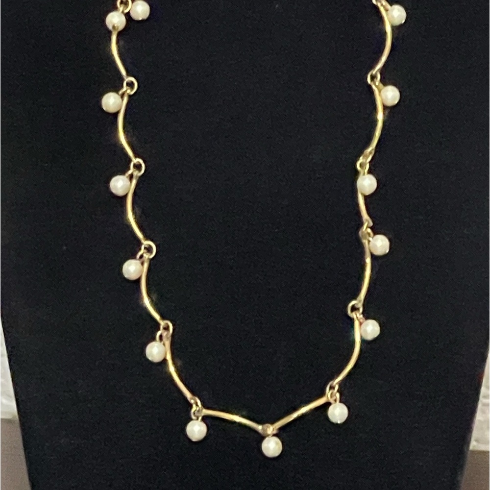 Vintage Avon gold and faux pearl necklace